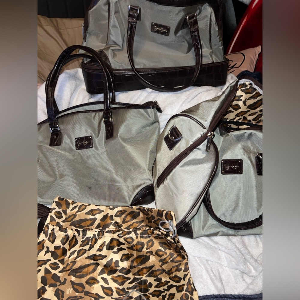Jessica Simpson 3 piece travel bundle plus an added shoe dust bag
